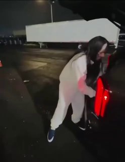 6ix9ine показал сувенир с подписью Мадуро после выхода из тюрьмы