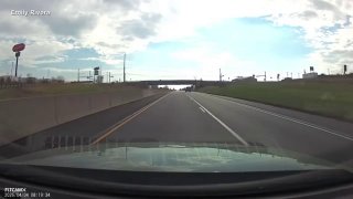 Самолет экстренно приземлился на трассу в Пенсильвании