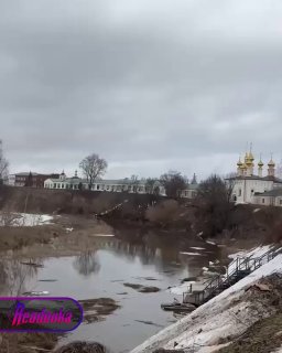 Паводок в Суздале за день снес два деревянных моста