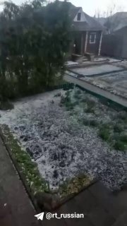 Дождь с градом обрушился на Москву