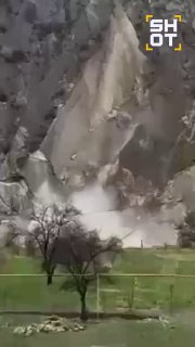 Обвал скал заблокировал дорогу в Дагестане