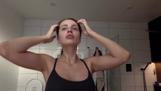 Данила Поперечный станет отцом