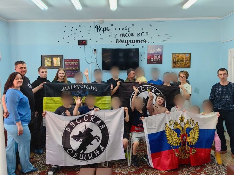 «Русская община» показала детям муляжи оружия в центре реабилитации в Асбесте