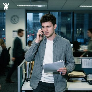 Бизнес теряет деньги из-за ИИ: каждый шестой клиент кладёт трубку, если отвечает нейросеть