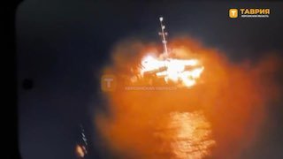 Сухогруз «Волго-Балт-138» полностью выгорел после атаки дронов