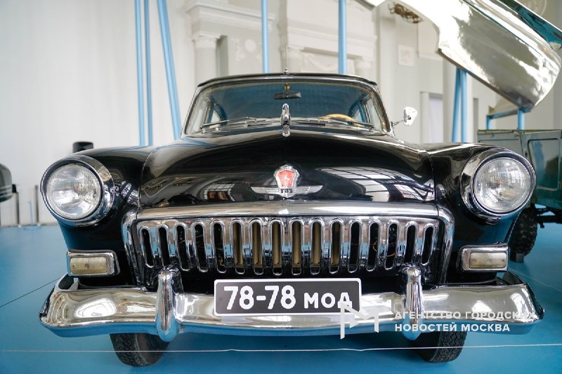 На ВДНХ открылась выставка авто Юрия Гагарина