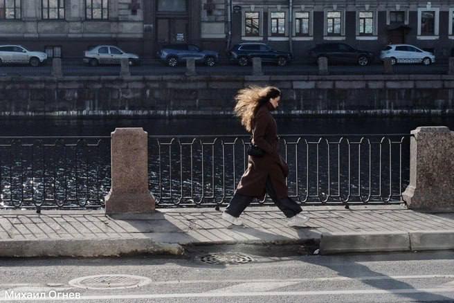 В Петербурге холодно и ветрено: +3…+5 градусов и порывы до 16 м/с