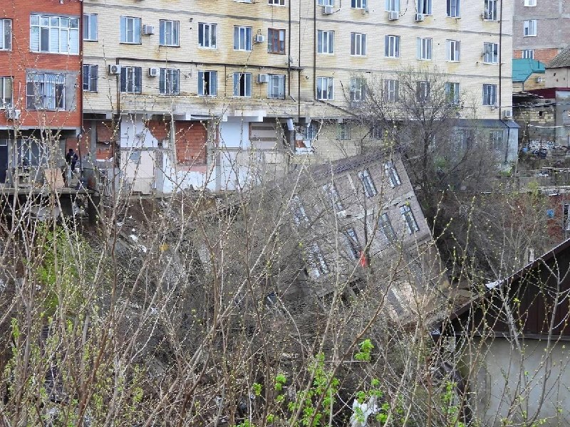 Ущерб от наводнений в Дагестане и Чечне превысил 1 млрд рублей, Путин поручил помочь пострадавшим