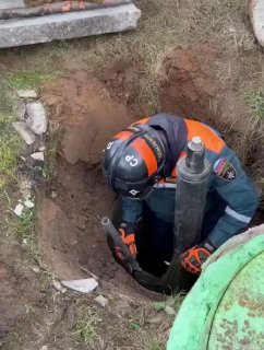 Московские спасатели выловили ондатр из колодца