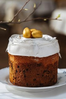 Кулич за 100 тысяч и домашнее приготовление за 644 рубля: как меняются цены к Пасхе