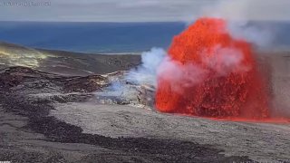 Вулкан Килауэа выбросил лаву на 500 метров