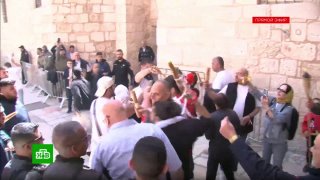 Кураев прокомментировал сравнение Благодатного огня с проездом на танке