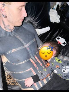 Меган Фокс порвала с Machine Gun Kelly из-за фото дочери