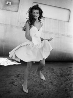 Фотография для Vogue Paris: Гарри Дин Стэнтон и Милла Йовович в пустыне Мохаве