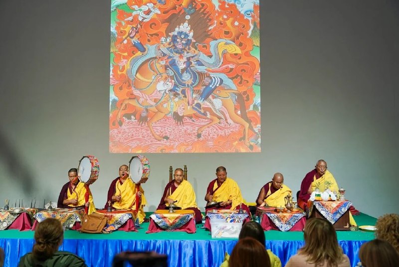 В Москве сорван буддистский фестиваль, индийские монахи депортированы