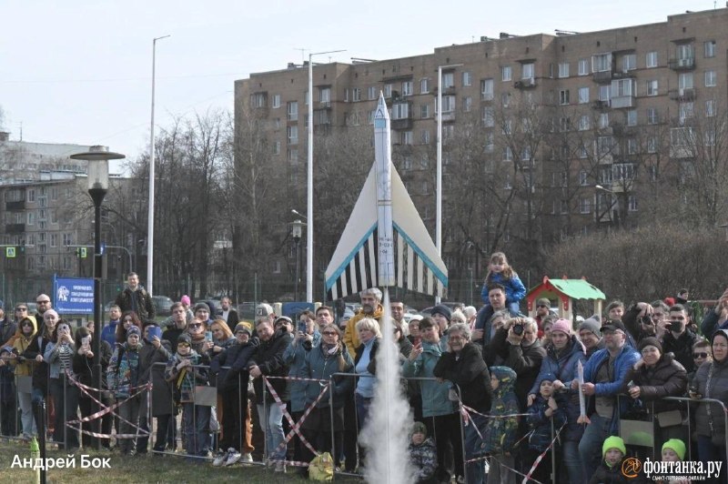 В Петербурге запустили модели ракет и звездолетов в честь Дня космонавтики