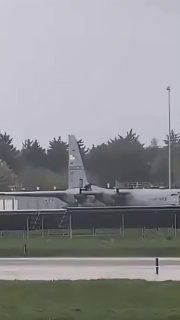 Ирландец разбил топором транспортник ВВС США за $160 миллионов