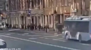 Обезумевший водитель BMW устроил лютый цирк с дрифтом в центре Питера: уголовное дело