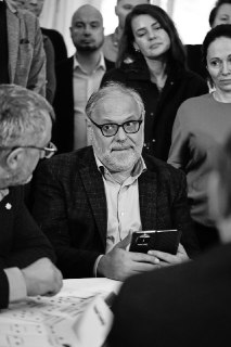 Сатирический взгляд на цифровой рубль: спор Хазина и Набиуллиной о контроле и прозрачности