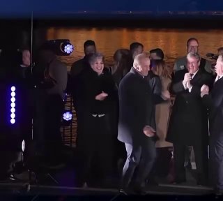 Будущий глава Минздрава Венгрии стал звездой соцсетей после танца на сцене