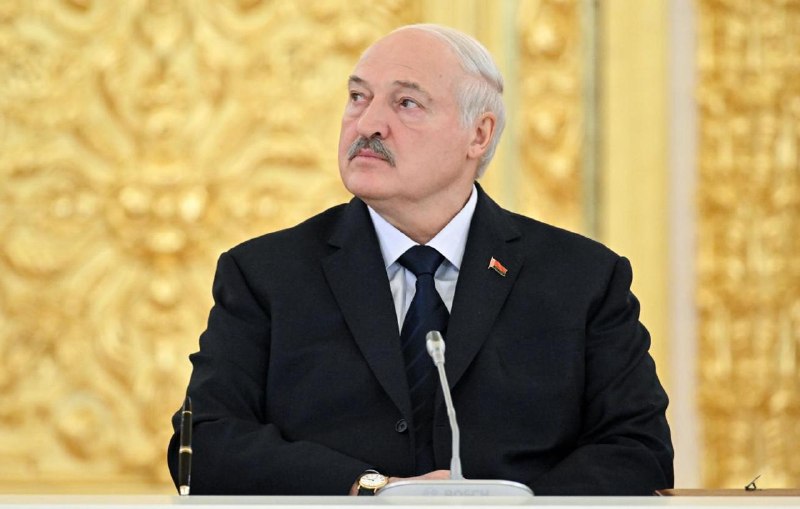 Лукашенко призвал мобилизоваться, чтобы пережить сложные времена