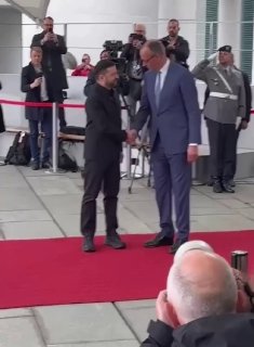 Ироничное замечание о внешнем виде Зеленского на встрече с Мерцем