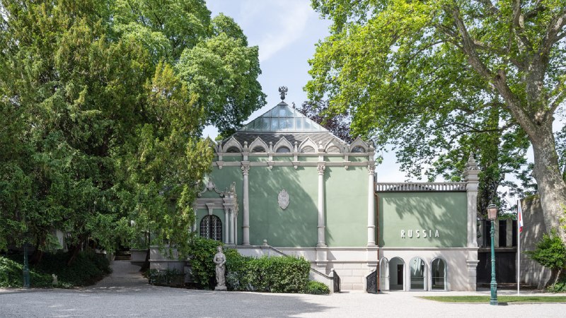 Еврокомиссия грозит Венецианской биеннале лишением гранта из-за участия России