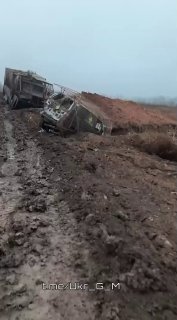 Опубликованы кадры уничтожения автомобилей ВСУ с помощью FPV-дронов на Донбассе