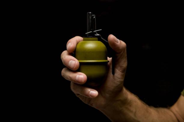 В Сватово мужчина бросил гранату в приятеля во время ссоры