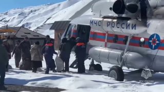 МЧС доставило гуманитарную помощь заблокированным в горах Дагестана жителям