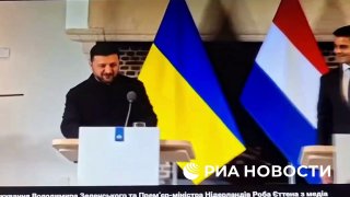 Офис Зеленского удалил видео пресс-конференции в Нидерландах из-за мата переводчика