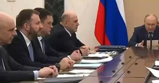 Президент России отчитал экономическое руководство за спад в экономике