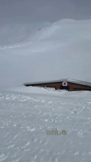 Снегопад заблокировал границу России и Грузии