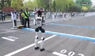 В Пекине завершилась подготовка к полумарафону гуманоидных роботов