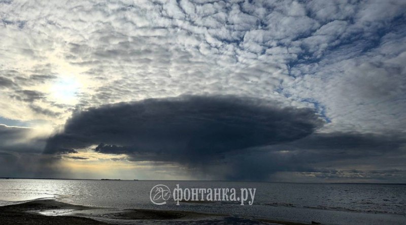 НЛО: Дождь на подходе к Петербургу