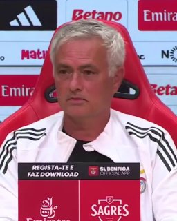 Жозе Моуринью иронично ответил на вопрос о своем будущем в «Бенфике»