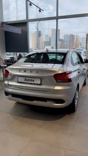 Блогер раскритиковал базовую комплектацию Lada Iskra за 1,3 млн рублей