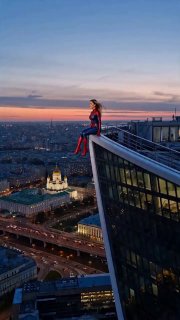 Виктория Боня в образе Человека-паука анонсировала женское сообщество