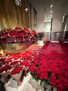70 млн рублей на миллион роз: необычное признание в любви в Москве