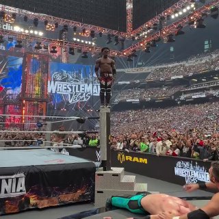 ShowSpeed раздавил Логана Пола на ринге WWE