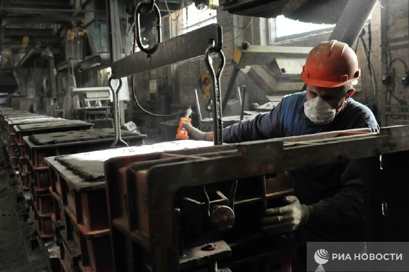 Лидеры по зарплатам на вахте в России: формовщики, слесари и шахтеры