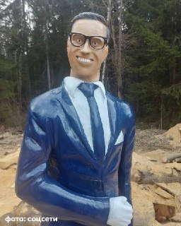 Житель Финляндии сделал пугало в виде президента Стубба