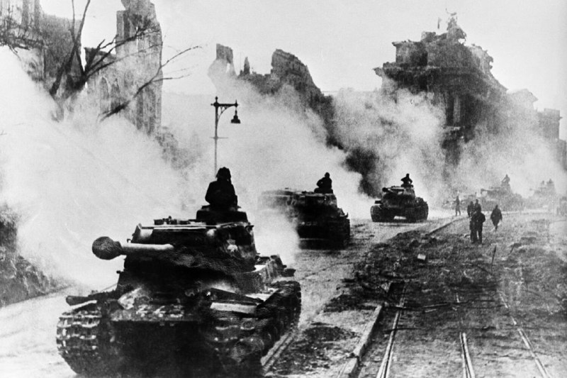 Историческая справка: 21 апреля 1945 года советские войска ворвались в Берлин