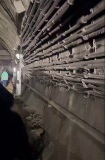Движение метро в Москве приостановлено из-за поломки поезда