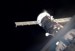 Космонавт запечатлел отстыковку «Прогресса» от МКС