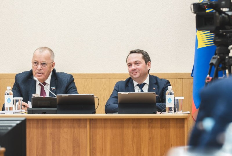 Депутаты Мурманской области утвердили отчет губернатора Андрея Чибиса