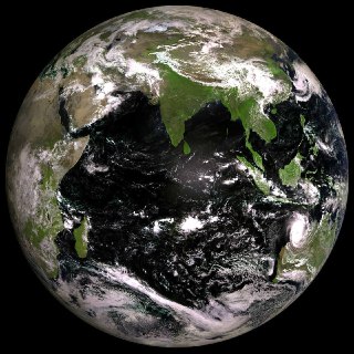 Роскосмос показал снимок планеты, сделанный со спутника «Электро‑Л» №5