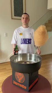 В соцсетях представили рецепт сахарной ваты с алкоголем