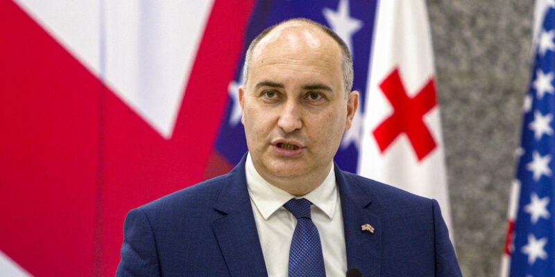 В Грузии экс-министра обороны Бурчуладзе приговорили к 10 годам тюрьмы за коррупцию