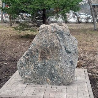 В Новосибирске сняли табличку с закладного камня жертвам репрессий